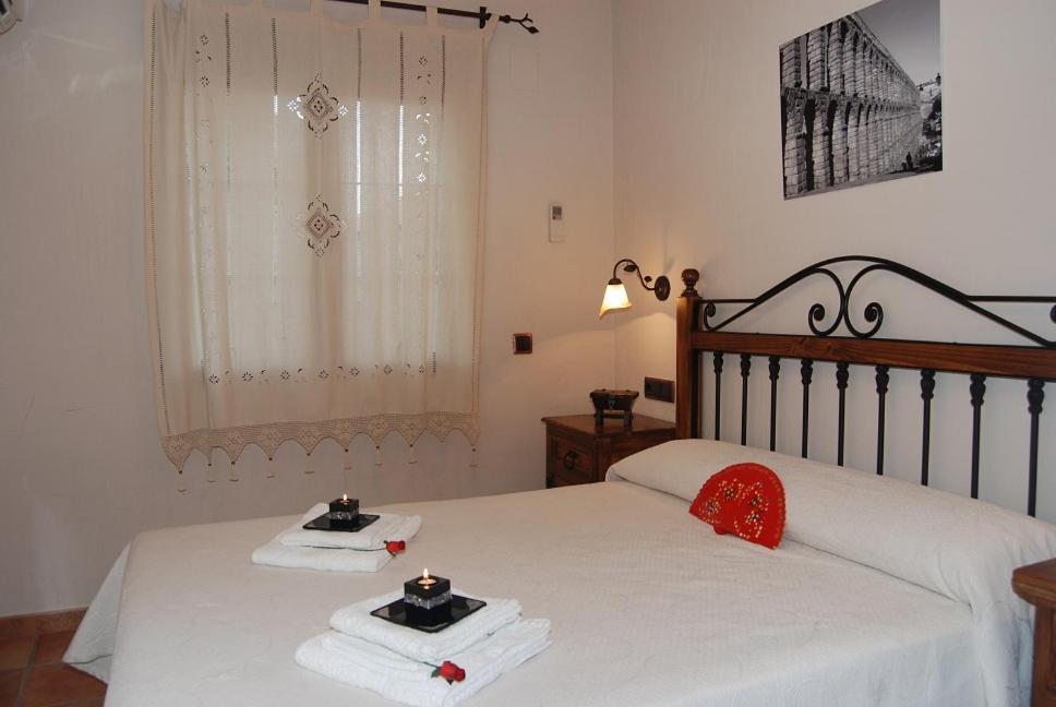 Pension Los Herrero Zarzuela del Monte Exterior foto